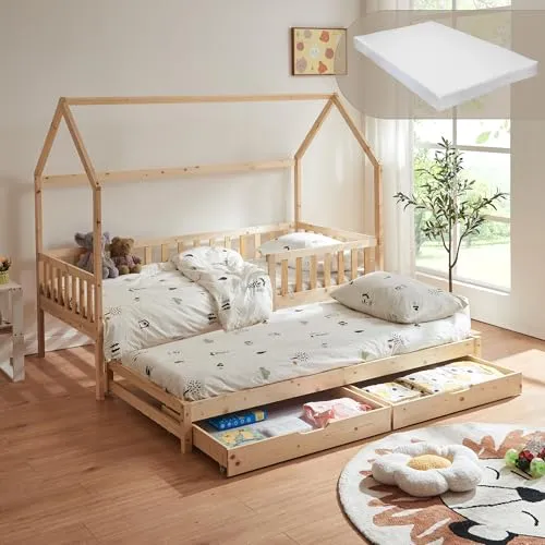 Doppel-Kinderbett ‚Aarghonmaa‘ 90 x 200 cm mit Matratze & Rausfallschutz - Das Doppel-Kinderbett in Hausoptik bietet eine gemütliche Schlafumgebung für Kinder. Mit ausziehbarem Unterbett und zwei praktischen Schubladen für Stauraum ist es ideal für Übernachtungsgäste.