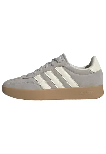 adidas Herren BARREDA Schuhe, Grau Zwei/Cream White/Gum 3, 36 EU - Stylische Herren-Sneaker mit regulärer Passform und robustem Obermaterial aus Synthetik und Wildleder. Ideal für den täglichen Einsatz und für jeden Anlass geeignet.
