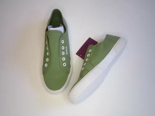 LASCANA Sneaker Slip on Textil olivgrün Gr. 38 - Damen Sneaker in olivgrün, aus leichtem Textilmaterial, ideal für einen lässigen Look und einfaches An- und Ausziehen dank Slip-On Design.