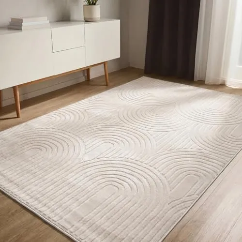 benuta Basic Teppich Claire - Creme 240x340 cm - Moderner Geometrischer Teppich - Der Claire Teppich bringt mit seiner reliefartigen Struktur und dem geometrischen Design frischen Wind in jeden Raum. Pflegeleicht und ideal für Fußbodenheizung, ist er die perfekte Ergänzung für Wohnzimmer und Esszimmer.