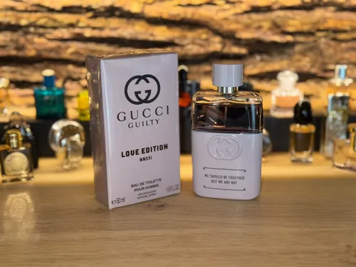 Gucci Guilty pour Homme Love Edition MMXXI Eau de Toilette Spray 50 ml - Herren Parfum mit einer verführerischen Duftkomposition, die Leidenschaft und Stil verkörpert - ideal für besondere Anlässe.