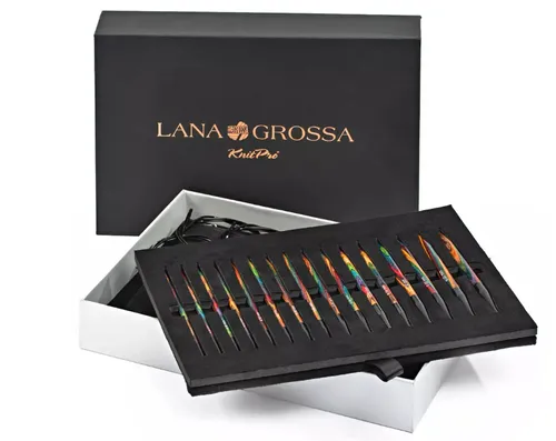 Lana Grossa Nadelset Designholz Multicolor NEU - 8 verschiedene Stärken, hochwertiges Stricknadelset mit austauschbaren Spitzen und eleganter Koffer-Box