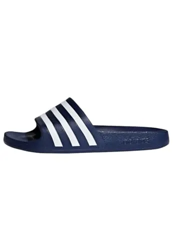 adidas Unisex Adilette Aqua Slides - Dunkelblau/Cloud White, 37 EU - Bequeme Slip-On-Sandalen mit vorgeformtem EVA-Riemen und weichem Cloudfoam Fußbett für leichten Tragekomfort. Ideal für den Einsatz am Pool oder Strand.