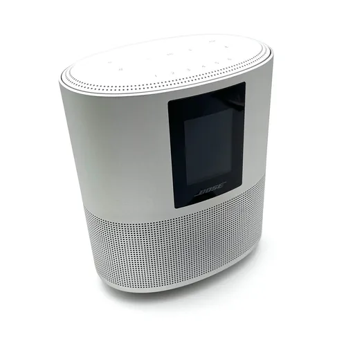 BOSE Heimlautsprecher 500 (Silber) - Smart Speaker mit Stereoklang - Tragbare Lautsprecher mit raumfüllendem Stereoklang, integrierter Alexa-Sprachsteuerung und WLAN/Bluetooth-Verbindung für grenzenlosen Musikgenuss.