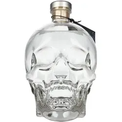 Crystal Head Vodka 40% Vol. 1,75l - Erleben Sie den einzigartigen Crystal Head Vodka, der in einer auffälligen Kristallflasche kommt. Perfekt für besondere Anlässe und mit einem seidig-weichen Geschmack, der jeden Gaumen begeistert. Ideal für Cocktails oder pur.