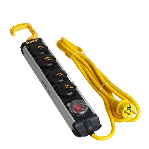 Stanley ALU 4-Fach Mehrfachstecker mit Haken und Schalter - Steckdosenleiste für Innen- und Außenbereich, spritzwassergeschützt (IP44) mit praktischem An-Aus-Schalter und 3m Kabel für flexible Anwendung.