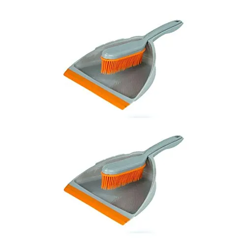 2er Kehrset mit Gummi Handfeger & Kehrschaufel Grau/Orange - Praktisches Kehrset in Grau und Orange, bestehend aus 2 Handfegern und 2 Kehrblechen. Ideal zum Entfernen von Tierhaaren auf Teppichen und Sofas. Mit Aufhängeöse für einfache Lagerung. Handbesen ca. 19 cm, Kehrblech ca. 33 cm.