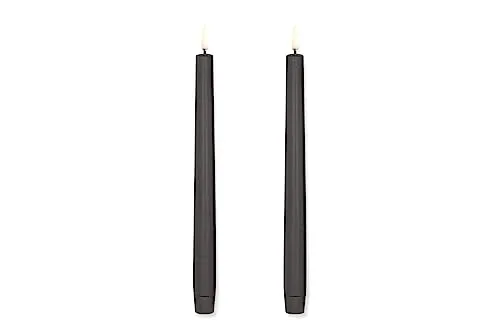 Uyuni LED Tafelkerze 25cm Grey 2 Stück - Erleben Sie die Uyuni LED Kerzen mit echter Wachsoberfläche und 3D-Flamme. Ideal für stimmungsvolle Abende, schaffen sie ein gemütliches, rauchfreies Licht. Perfekt für jeden Anlass.