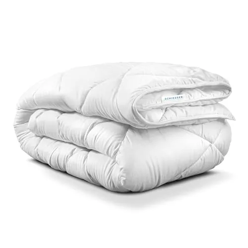 Microfaserbettdecke SCHIESSER "Hygge" - Leichte Ganzjahressteppdecke - Bettdecken, ideal für Allergiker, wärmt wie eine Winterdecke und bleibt leicht für den Sommer. Waschbar bei 60°C und STANDARD 100 by OEKO-TEX zertifiziert.