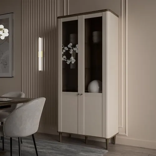 Forte LACETTI Vitrine 90 – Moderne Wohnzimmervitrine im Skandi Lamellen Design - Zweitürige Vitrine mit großem Innenraum und klarem Design. Ideal für Wohnzimmer oder Esszimmer, schafft Ordnung und setzt stilvolle Akzente. Stabiles Holzdekor in Kaschmir und Valencia Eiche sorgt für eine warme Atmosphäre.