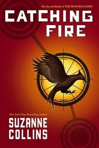 Catching Fire (Hunger Games, Book Two) - Belletristik: Fesselnde Fortsetzung der Hunger Games, in der Katniss und Peeta als Symbole des Widerstands gegen das Capitol kämpfen.