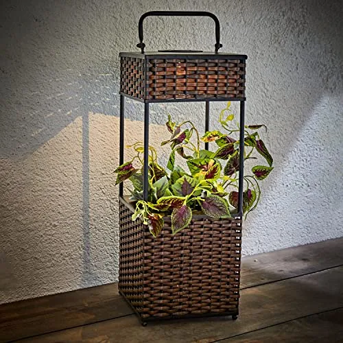 Spetebo Solar LED Rattan Blumensäule - 50 cm - Garten-Zubehör mit beleuchtetem Blumentopf Ständer, solarbetrieben und ideal zur perfekten Inszenierung Ihrer Pflanzen bei Nacht.