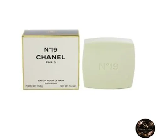 Chanel No 19 Bath Soap 150 g - Luxuriöse Seife für Damen - Damen Seife mit 150g, verleiht ein erfrischendes Gefühl und trägt den ikonischen Duft von Chanel No 19.
