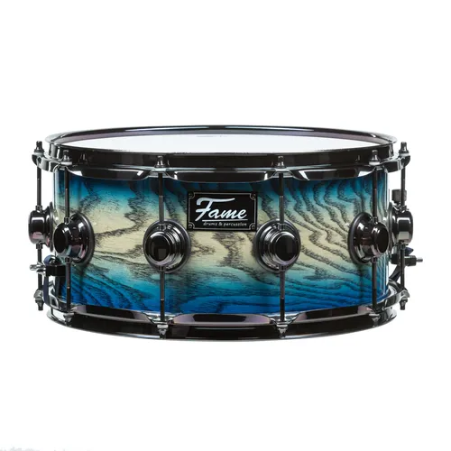 Fame Fortress Snare 14"x6,5" Blue Burst - Hochwertige Snare Drum - Snaredrums mit sorgfältiger Verarbeitung und ausgewählten Materialien für perfekten Klang. Ideal für professionelle und ambitionierte Drummer.