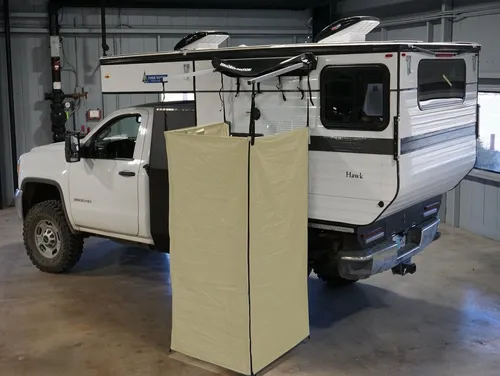 Prime Tech Dachzelt Duschzelt für 1 Person - Beige - Praktisches Duschzelt für den mobilen Einsatz, kompakt und leicht. Ideal für Camping und Outdoor-Aktivitäten, mit Abspannleinen und Heringen für sicheren Halt.