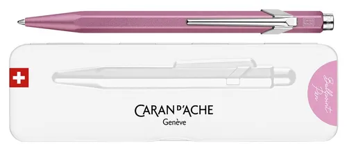 CARAN D'ACHE Druckkugelschreiber 849 Colormat-X rosa - Eleganter Druckkugelschreiber in trendigem Rosa, ideal für den stilvollen Einsatz im Büro oder unterwegs. Hochwertige Verarbeitung für ein angenehmes Schreibgefühl.