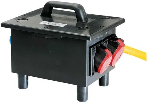 Gifas Electric Vollgummi-Verteiler 676-3103C63.00363G - Steckdosen & Buchsen: Tragbarer Vollgummi-Verteiler mit 3 Schuko-Steckdosen und IP54 Schutz, ideal für den Einsatz im Außenbereich.