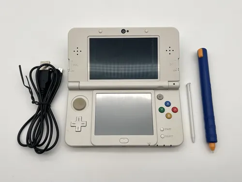 New Nintendo 3DS Weiß - Handheld Spielekonsole - Konsolen: Hochwertige Handheld-Spielekonsole mit umfangreicher Spielebibliothek und hervorragendem 3D-Erlebnis, ideal für unterwegs.