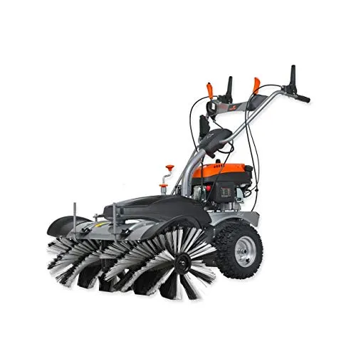 FUXTEC Handkehrmaschine FX-KM1196, 100 cm Arbeitsbreite - Kehrmaschine für vielseitigen Einsatz, 4,9 PS Leistung, inklusive Kehrbürste. Mit 100 cm Arbeitsbreite ideal für Gehwege und Einfahrten, einfach zu manövrieren und rückenschonend.