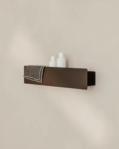 Metallbude Duschablage SHEA Hot Choc - Duschregal ohne Bohren - Praktische Duschablage SHEA aus pulverbeschichtetem Metall, einfach ohne Bohren anzubringen. Robuste und elegante Lösung für die Aufbewahrung von Pflegeprodukten, passend für jede Dusche oder Badewanne.