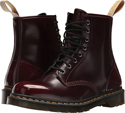 Dr. Martens Vegan 1460 - Unisex-Stiefel in Cherry Red, 100% vegan und mit luftgepolsterter Sohle für maximalen Komfort