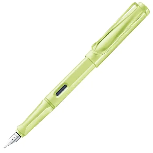 Lamy safari springgreen Füller - Ergonomischer Füllhalter mit Stahlfeder - Füller aus robustem ASA-Kunststoff, ideal für Schüler und Erwachsene. Inklusive blauer Tintenpatrone T 10 für ein müheloses Schreiberlebnis.