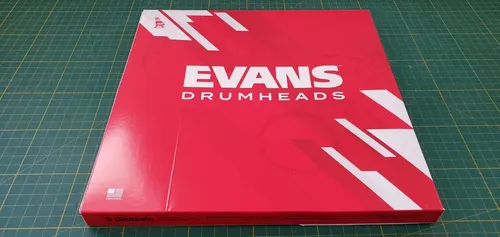 Evans 10" G2 Clear Tom - 10" Tom Tom Fell von Evans, ideal für lautes Schlagzeugspiel mit klarem, offenem Sound und kontrolliertem Sustain – perfekt für Live-Performances und Studioaufnahmen.