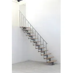 Minka Mittelholmtreppe Comfort Top 37 - 312cm Geschosshöhe - Raumspartreppe in elegantem Design, ideal für jeden Einrichtungsstil. Sicheres Auf- und Absteigen dank gerader Stufen und hochwertiger Materialien für lange Lebensdauer.