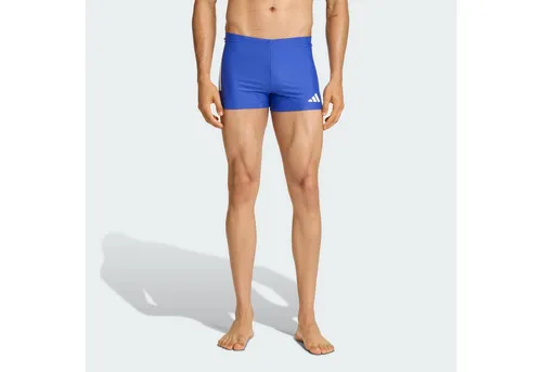 adidas 3 Stripes Bold Boxer Badehose Gr. 9 Blau - Stylische Badeshorts mit dem ikonischen Drei-Streifen-Design in Blau. Ideal für Schwimmen dank elastischem Material (78% Polyamid, 22% Elasthan). Entdecken Sie mehr adidas-Angebote bei Bergfreunde.de!