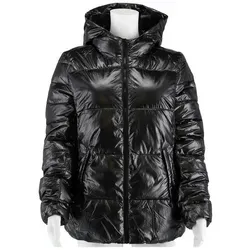 Champion Übergangsjacke mit Kapuze schwarz Damen, Größe: M - Funktionsjacke mit stylischer Farbblock-Optik und Kapuze, ideal für wechselhaftes Wetter. Gefüttert und mit 2 Reißverschlusstaschen, perfekt für die Übergangszeit. Material: 100% Polyamid.