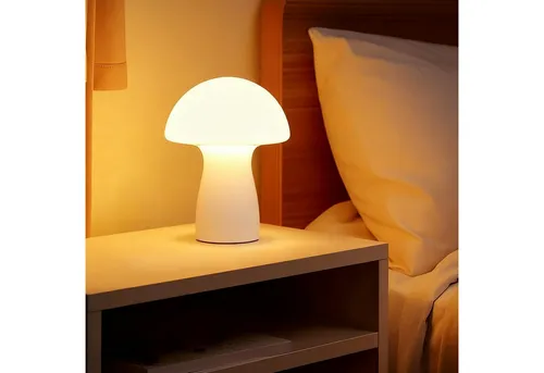 OTTO HOME Tischleuchte "Grunni" - Opal Weiß, Ø 18cm, H: 23cm - Stylische Tischleuchte in Pilzform aus hochwertigem Opalglas. Sie sorgt für eine einladende Atmosphäre und setzt dekorative Akzente in jedem Raum. Ideal für Nachttisch, Schreibtisch oder Wohnzimmer.