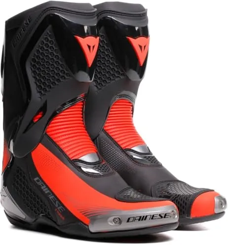 Dainese Torque 4 Stiefel - Schwarz/Neon-Rot - 42 EU - Motorradstiefel mit D-Axial-System für optimale Sicherheit und Komfort, ideal für Renn- und Straßenfahrer. PFAS-frei und mit innovativer Groundtrax®-Sohle für besten Grip.
