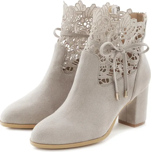 LASCANA High-Heel-Stiefelette grau Größe 43 - Elegante High-Heel-Stiefelette von LASCANA mit ca. 7 cm Absatzhöhe, ideal für stilvolle Anlässe und perfekt kombiniert mit jedem Outfit.