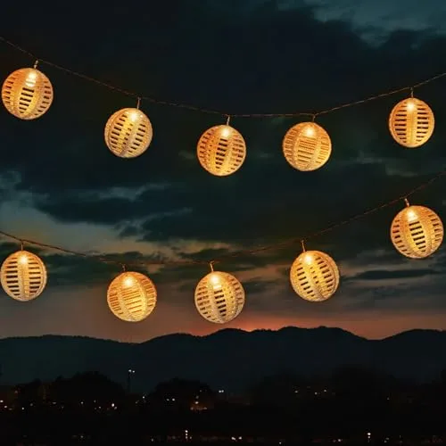 Spetebo Solar Lichterkette mit 10 runden Lampions in Rattan Optik - 270 cm - LED Garten Deko Beleuchtung warm weiß - Party Pavillon Terrasse Balkon Zimmer Dekoration Stimmungslicht wasserfest