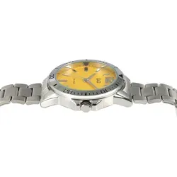 Q&Q Herrenuhr Q28B-009PY – Stilvolle Armbanduhr für Männer - Die markante Q&Q Herrenuhr Q28B-009PY bietet mit ihrem gelben Zifferblatt und dem robusten Edelstahlarmband eine perfekte Kombination aus Eleganz und Widerstandsfähigkeit. Ideal für den modebewussten Mann.