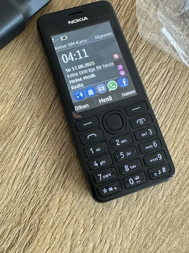 Nokia Asha 206 Dual-SIM Smartphone - Simlockfreies Handy mit 2,4 Zoll Display und 1,3 Megapixel Kamera, ideal für soziale Netzwerke mit schnellem Zugriff auf Facebook, Twitter und YouTube.
