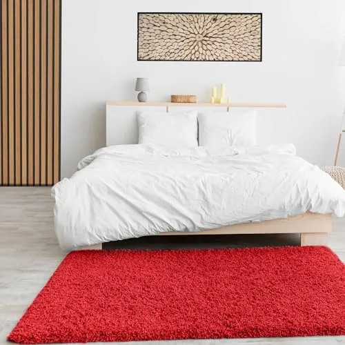 VIMODA Prime Shaggy Hochflor Teppich Rot 150 cm - Teppich für Wohnzimmer und Schlafzimmer, flauschig und pflegeleicht mit antiallergenen Eigenschaften, ideal für allergikerfreundliche Räume.