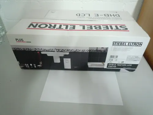 STIEBEL ELTRON DHB-E 18 21 24 LCD - Elektronischer Durchlauferhitzer, gradgenaue Temperaturwahl und bis zu 30% Energieeinsparung dank 3i Technologie