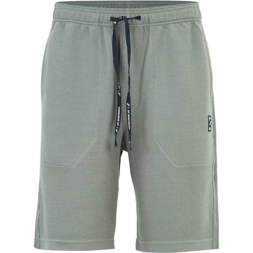 Joy Sportswear Bermudas QUENTIN in Grape Leaf (Gr. 54) - Sportliche Bermudas mit gerader Passform aus hochwertigem Materialmix. Ideal für aktive Tage, bieten seitliche Eingriffstaschen und einen bequemen Tragekomfort.