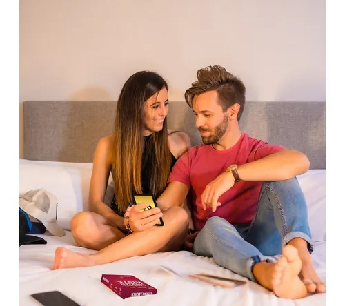 ATM Gaming Spiel Knisterkiste - Spiel für Paare, Paarspiel, Kartenspiel mit 180 Fragen und Aufmerksamkeiten