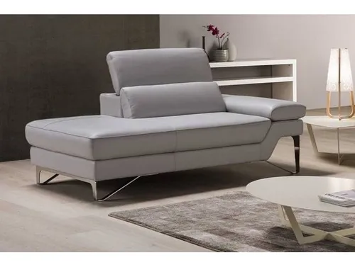Ottomane EGOITALIANO Princess, elegantes Designsofa mit erstklassigem Sitzkomfort , grau (stone), B:177cm H:95cm T:108cm, Leder »BULL« (echtes Rindsleder). Geschliffenes, pigmentiertes und behandeltes Rindsleder mit einer Dicke von 1, 3-1, 5 mm. Dieses Leder zeigt eine ziemlich weiche Hand mit einem halb undurchsichtigen Aussehen. Es handelt sich um ein geschütztes Leder. Eine leichte Deckschicht schützt sie vor Flecken, ohne ihre ursprünglichen Eigenschaften zu verändern. Die geschützten Leder kombinieren die Vorteile von Natürlichkeit und Weichheit mit einer guten Beständigkeit gegen Verschleiß und Ausbleichen. Das Vorhandensein der charakteristischen Zeichen, die das Leben des Tieres bestimmen, wie Narben, Körnungsunterschiede, Falten, Adern, Disharmonien in Farbtönen, beweisen ihre absolute Echtheit und großen Wert., Sofas, Ottomane, inkl. verstellbarem Kopfteil und edle Designmetallfüße