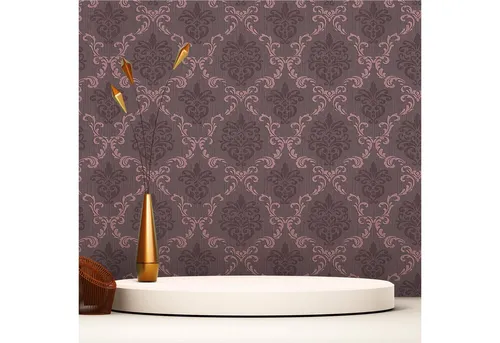 Tadessi Vliestapete Barock Samuel M1-No.3784, Lila Metallic - Elegante Barocktapete in Lila Metallic, ideal für jeden Raum. Die Vliestapete überzeugt durch einfache Verarbeitung und ist feuchtigkeits- und lichtbeständig.