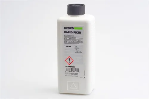 ILFORD Rapid Fixer 1l - Schnelle und zuverlässige Fixierung für Ihre Fotoprojekte - Fotochemikalien, ideal für die professionelle Entwicklung von Schwarzweiß-Fotografien mit schneller Fixierzeit.
