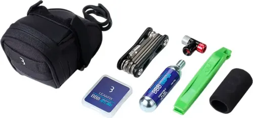 BBB CombiSet SpeedPack CO2 BSB-58: Satteltasche mit Werkzeugset und CO2-Pumpe - Multitools für Radfahrer, inklusive praktischer Satteltasche, Werkzeugset und leistungsstarker CO2-Pumpe für schnelle Reparaturen unterwegs.
