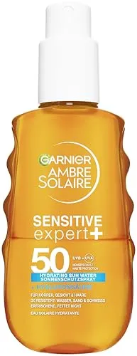 Garnier Ambre Solaire Sensitive Expert + Hydrating UV Water Sonnenschutzspray LSF 50 – Wasserfestes Sonnenspray für Körper und Haare - Innovatives Sonnenspray für Körper, Gesicht und Haare mit LSF 50. Wasserfest und nicht fettend, ideal für aktive Tage am Strand oder beim Sport. Schützt zuverlässig vor UV-Strahlen und sorgt für ein erfrischendes Hautgefühl.