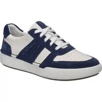 JOSEF SEIBEL Claire 27 | Damen Sneaker in Blau - Der Claire 27 Sneaker von JOSEF SEIBEL überzeugt durch hochwertiges Rindsleder und eine herausnehmbare Innensohle für individuellen Komfort. Die rutschfeste Sohle sorgt für sicheren Halt – ideal für Freizeit und stilvolle Outfits.