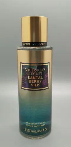 Victoria's Secret Santal Berry Silk Bodyspray 250 ml - Damen Bodyspray mit einem verführerischen Santal Berry Duft, ideal für den täglichen Gebrauch und ein Gefühl von Luxus.