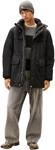 Tommy Jeans Parka DM0DM22251 für Herren - Lässig und Nachhaltig in Schwarz - Funktionsjacke aus 100% recyceltem Nylon, wasserdicht und leicht, ideal für regnerische Tage mit verstellbarer Kapuze und stilvollem Design.