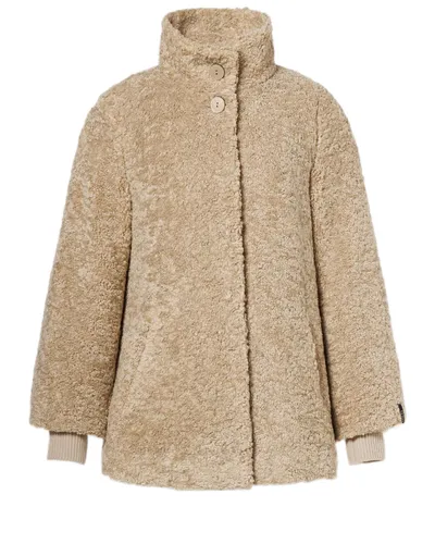 Milo Winterjacke Olivia - Plüschjacke in sandbraun, Größe 38 - Die Milo Olivia Jacke vereint stilvolles Design mit praktischen Funktionen. Robustes Material und verlängerte Passform bieten Komfort und Wärme. Ideal für Alltag und Freizeit. Erhältlich in den Größen 36-44.