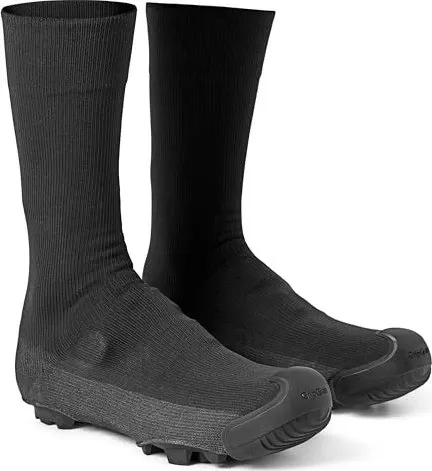 GripGrab Explorer Waterproof Gravel Überschuhe 42-44 - Schützen Sie Ihre Füße bei jedem Wetter mit den GripGrab Explorer Waterproof Gravel Überschuhen. Ideal für Gravel-Fahrten, bieten sie hervorragenden Schutz und Komfort.